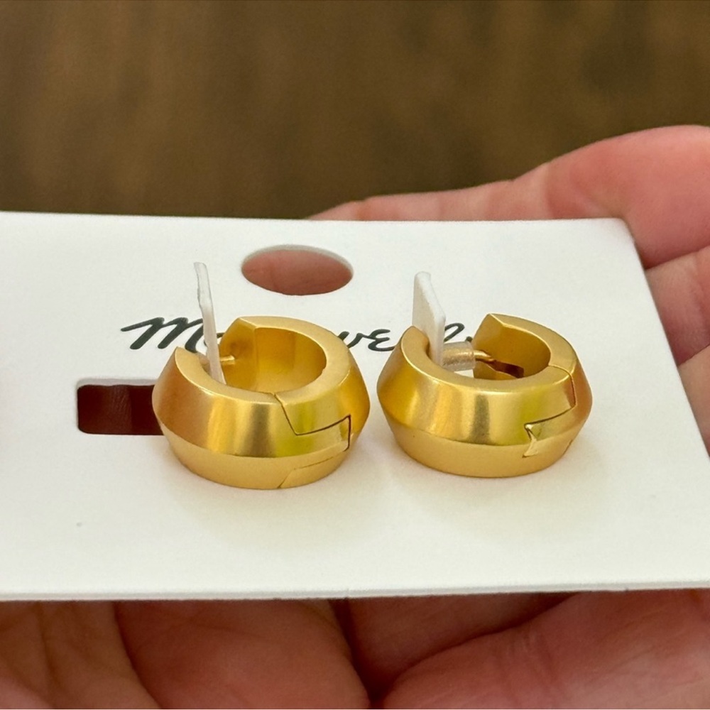 Madewell knife - edge Huggie hoop earring